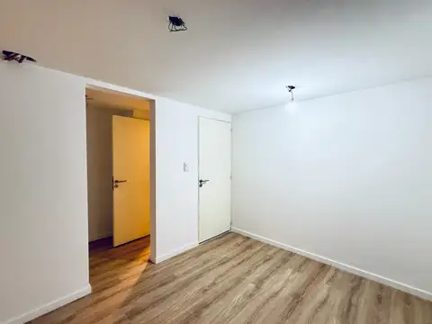 Venta oficina comercial 112 m2 en Abasto. Posibilidad de permuta.