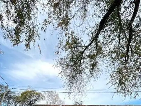 Depósito en venta - 4 Ambientes 2 Baños - Tandil