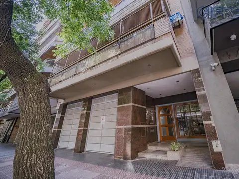 Departamento 4 ambientes con cochera fija cubierta