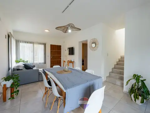 Casa 4 ambientes con 2 baños