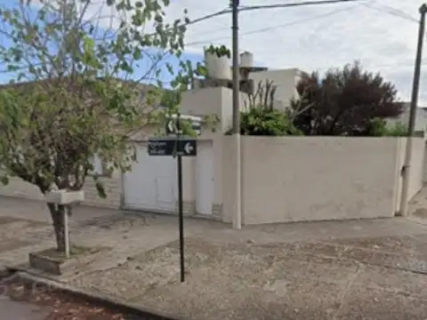 Casa en venta - 3 Dormitorios 2 Baños - Bragado