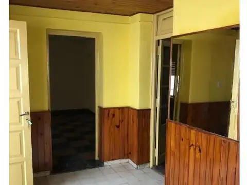 Casa 5 ambientes con 1 baño