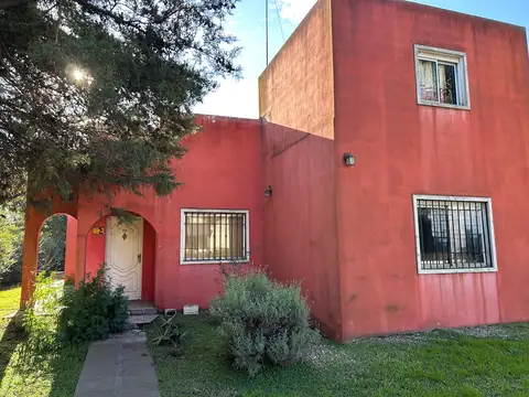 Venta. Casa 5 ambientes. Parque Exaltacion. Exaltacion de la Cruz