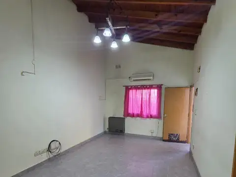 Casa en Alquiler en Quilmes, $ 900.000