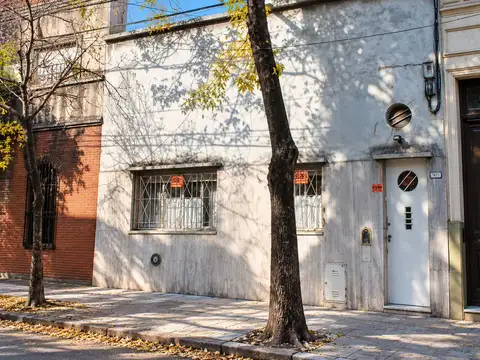 VENTA CASA LOTE PROPIO 4 DORMITORIOS PATIO Y TERRAZA A METROS DE RÍO DE JANEIRO CABALLITO