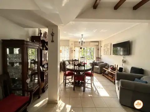 Depto Tipo Casa en Venta de 4 ambientes