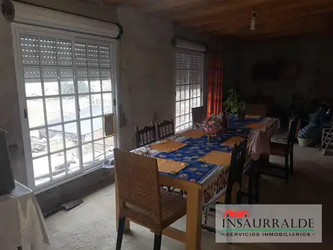 CASA EN VENTA, DE 2 PLANTAS CON DTO A TERMINAR AL FONDO IDEAL 3 FAMILIAS O INVERSOR