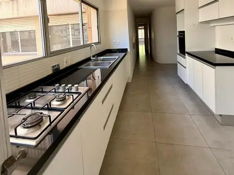 Departamento en Alquiler con 1 cocheras