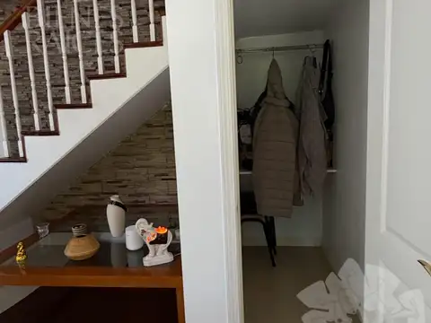 Casa 7 ambientes con 5 baños