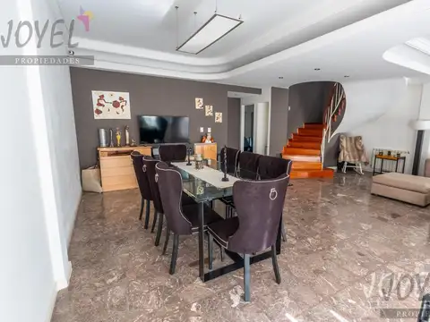 Casa 5 ambientes con 3 baños