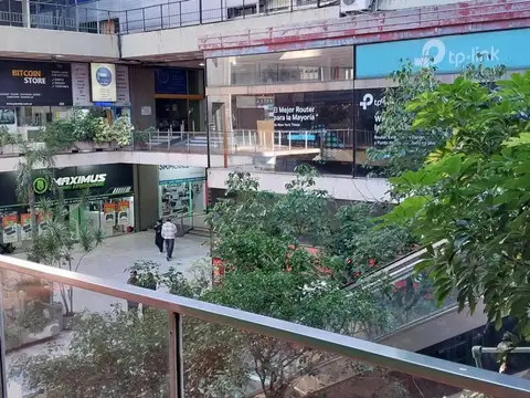 OPORTUNIDAD  LOCAL CON BAÑO Y ENTRE PISO EN GALERIA JARDIN