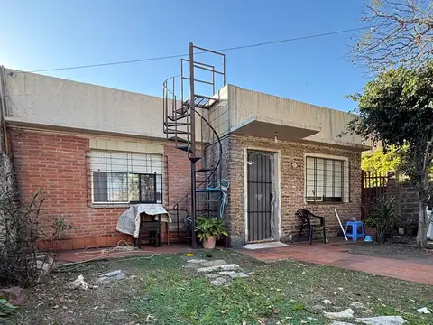 CASA 3 AMB C/JARDIN EN FLORIDA OESTE