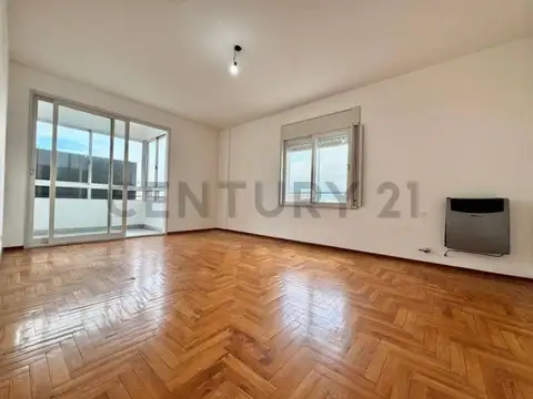 Alquiler de Departamento 3 Ambientes con Balcón al Frente en Villa Devoto
