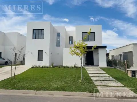 Casa en Venta a Estrenar en Santa Ana - Villanueva