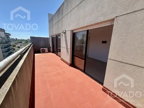 Monoambiente con terraza propia en Villa del Parque! Apto credito!