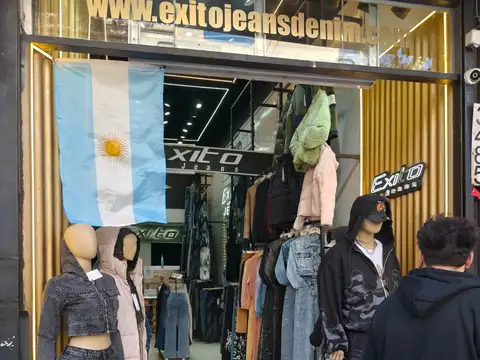 IMPORTANTE Local - Zona Mayorista - 3 Plantas - 200 m2 - Ideal TEXTIL