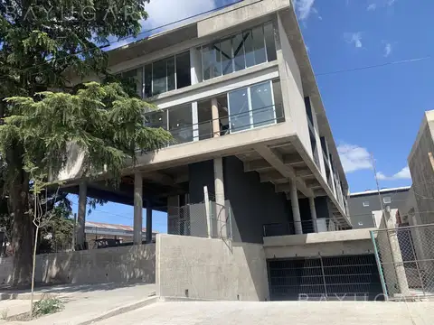 Oficina en Alquiler en Pilar Centro, USD 800