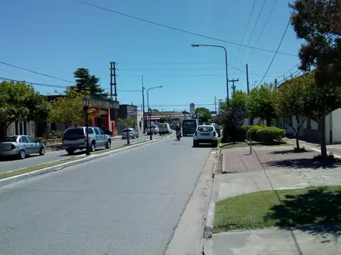 Local en Venta Via Púb.