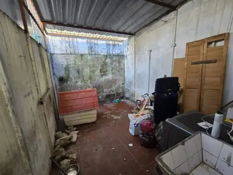 Casa 2 ambientes con 1 baño