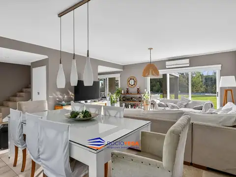 Casa en Venta con 4 cocheras