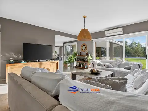 Casa 6 ambientes con 3 baños