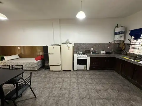 Venta - Casa 3 ambientes con Pileta y Parque en La Reja - Permuta
