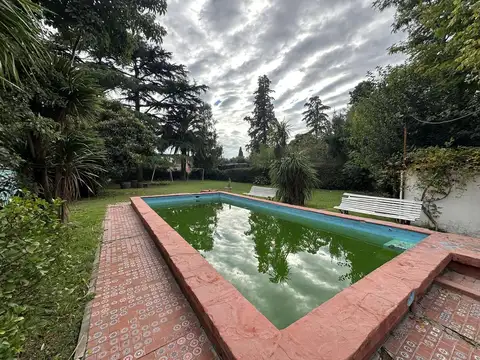 Venta - Casa 3 ambientes con Pileta y Parque en La Reja - Permuta