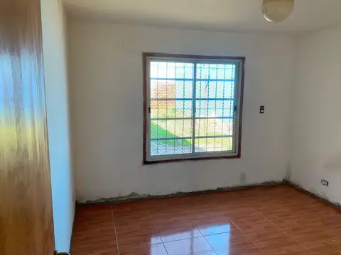 Casa 2 ambientes con 1 baño