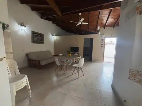 Casa 7 ambientes con 5 baños