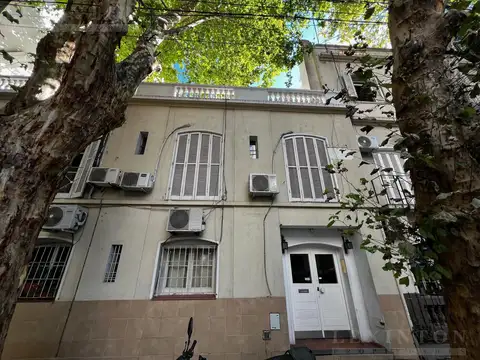 1 AMBIENTE EN LAS CAÑITAS PALERMO. PRIMER PISO POR ESCALERA