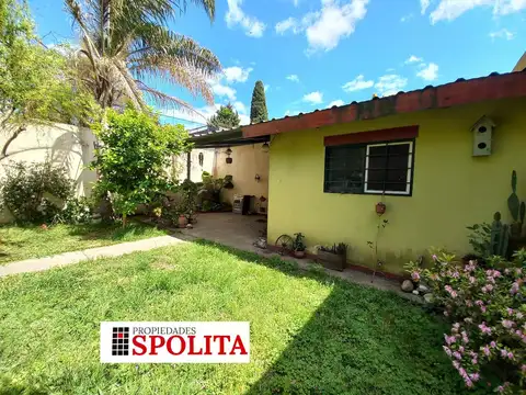 Casa 5 ambientes con 2 baños