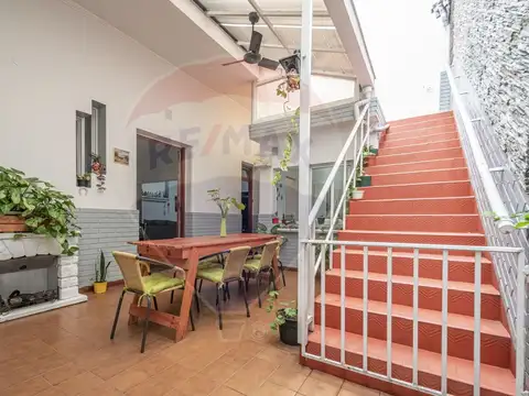 Casa sobre lote Propio con Garage y terraza