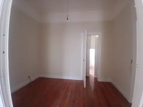 Departamento 6 ambientes con 2 baños