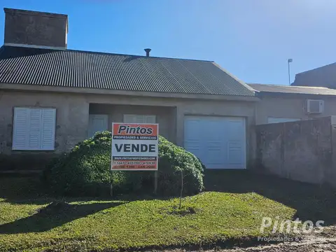 Calle 9 de Julio (e/ Sourigues y Güemes)