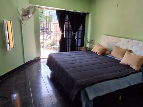 Casa en Alquiler con 1 cochera