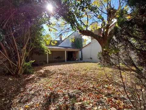 ALQUILER CASA 6 AMBIENTES BURZACO