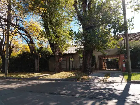 Casa en Alquiler en Burzaco, $ 1.300.000
