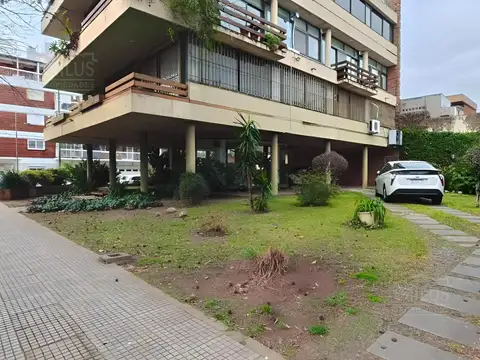 Departamento en Venta con 2 cocheras