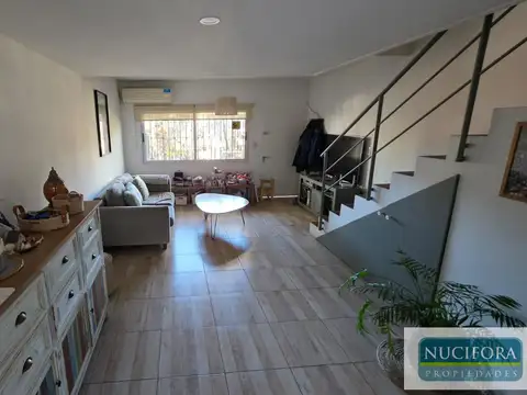 Tríplex con terraza y parrilla