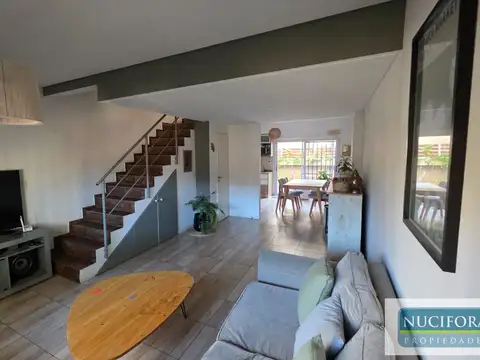 Depto Tipo Casa en Venta en Olivos, USD 240.000
