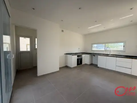 Casa en Venta en Pilar del Este - Santa Lucia, USD 210.000