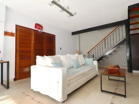 Depto Tipo Casa en Venta de 3 dormitorios