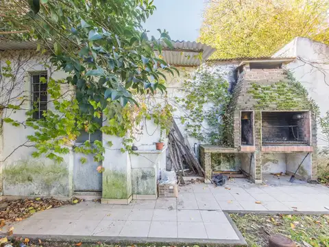 Casa en Venta con 3 cocheras