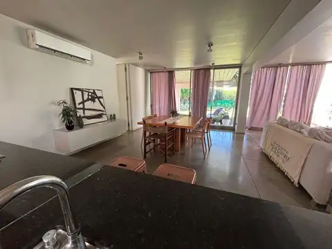 Casa en Alquiler en Funes, USD 3.000