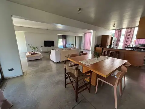 Casa en Alquiler de 3 dormitorios