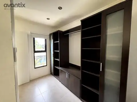 Casa en Alquiler con 1 cochera