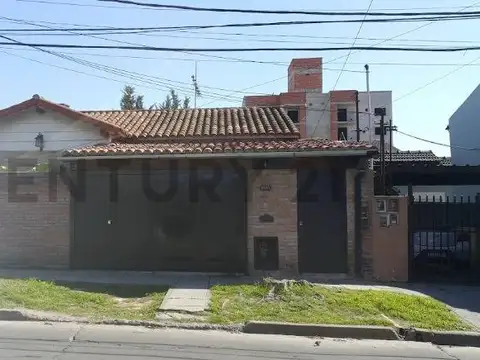 VENTA CASA 3 AMBIENTES MARTIN CORONADO PILETA PATIO