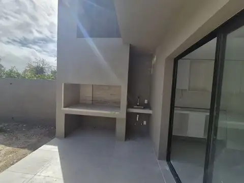 A estrenar   Lagomar Sur  Excelente Punto 