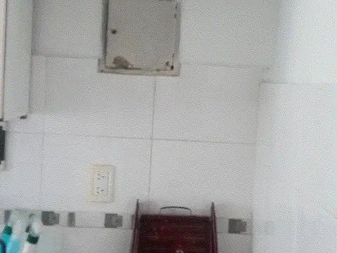 Excelente Piso a mts de Av Santa Fe de  4 ambientes  al frente con  Balcon  .NO ACEPTAN MASCOTAS