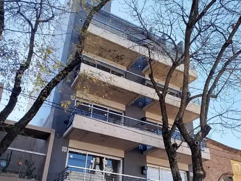 Monambiente al frente - Edifico en construcción